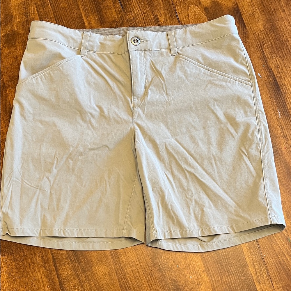Patagonia Women's 7” Quandary Light Tan Shorts, Sz 8